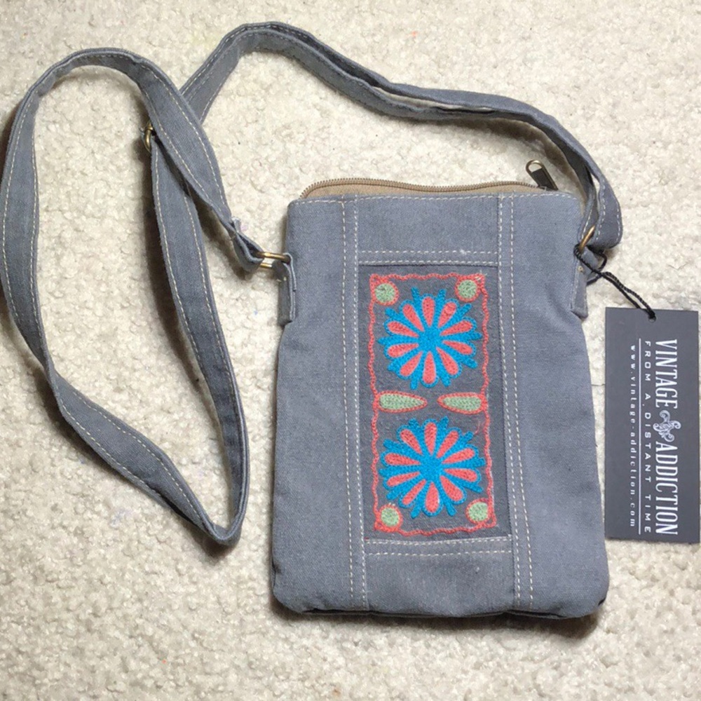 Crossbody bag by VINTAGE - ADDICTION